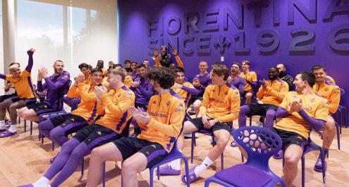 بوفي يعود لمقر تدريبات فيورنتينا بعد أزمته الصحية (صور وفيديو)